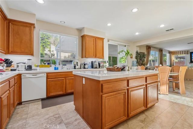 7885 RETRIEVER Street, Eastvale, CA 92880