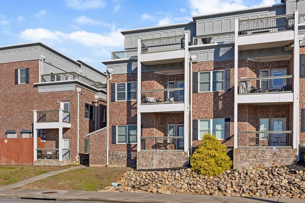 207 Delmont Street 215, Chattanooga, TN 37405