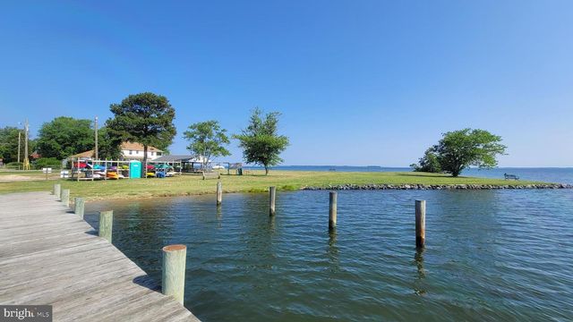 901 CHESTER RIVER DR, Grasonville, MD 21638