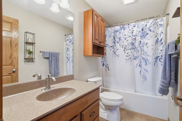 2020 Erik Road, Cedar Falls, IA 50613