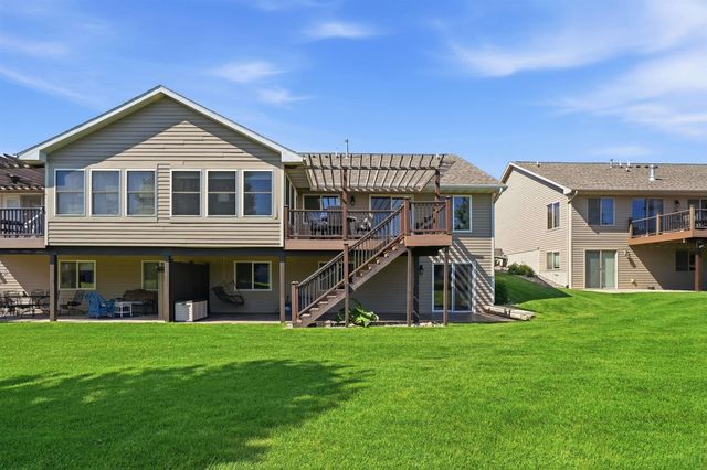 2020 Erik Road, Cedar Falls, IA 50613