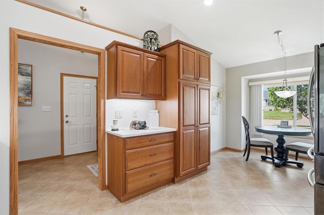 2020 Erik Road, Cedar Falls, IA 50613