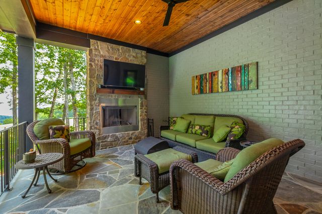 179 Rushing Water Trail, Rising Fawn, GA 30738