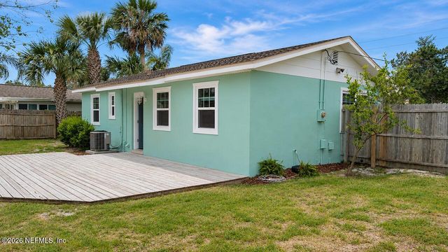 1105 10TH Street N, Jacksonville Beach, FL 32250