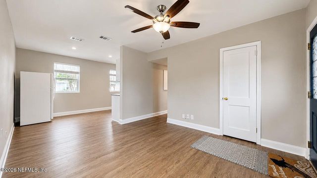 1105 10TH Street N, Jacksonville Beach, FL 32250