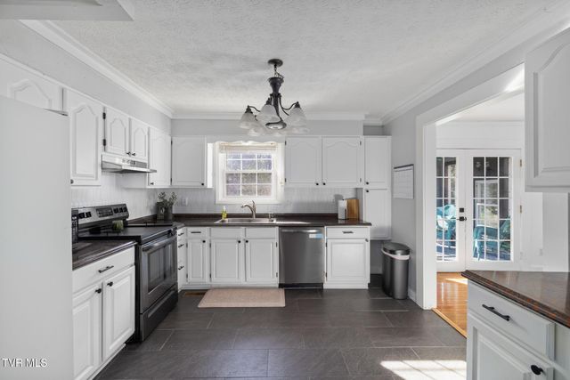 524 Mountain View Drive, Piney Flats, TN 37686
