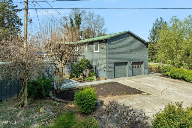 524 Mountain View Drive, Piney Flats, TN 37686