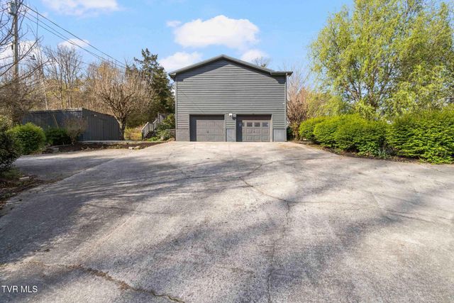 524 Mountain View Drive, Piney Flats, TN 37686