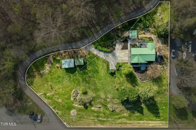 524 Mountain View Drive, Piney Flats, TN 37686