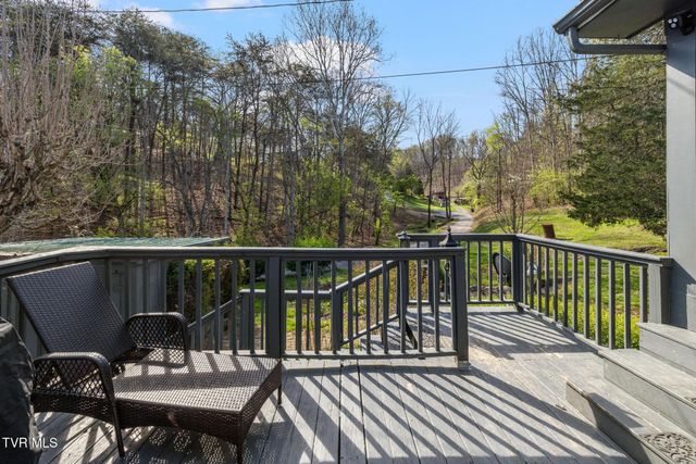 524 Mountain View Drive, Piney Flats, TN 37686
