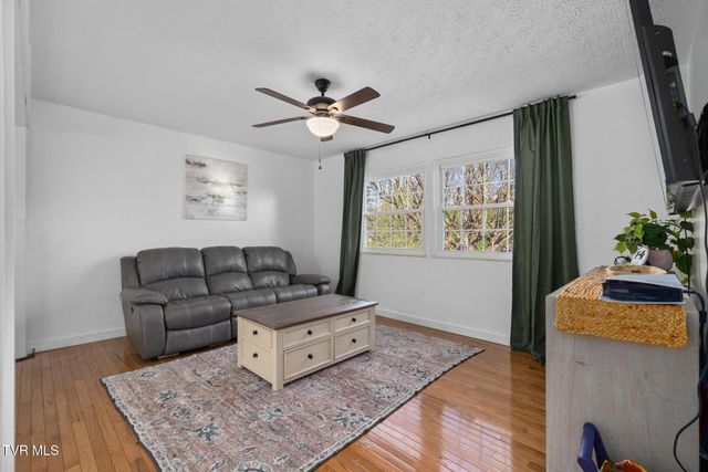 524 Mountain View Drive, Piney Flats, TN 37686