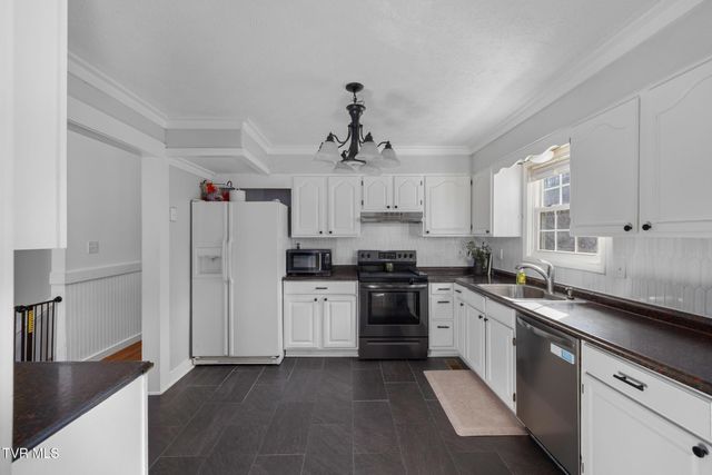 524 Mountain View Drive, Piney Flats, TN 37686