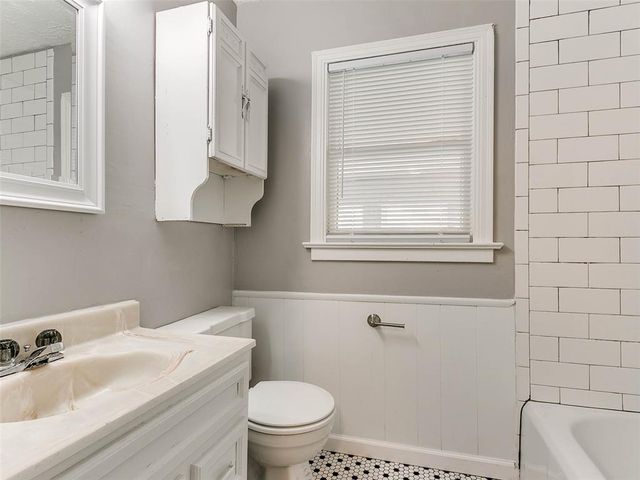 1945 N Park Avenue, Shawnee, OK 74804