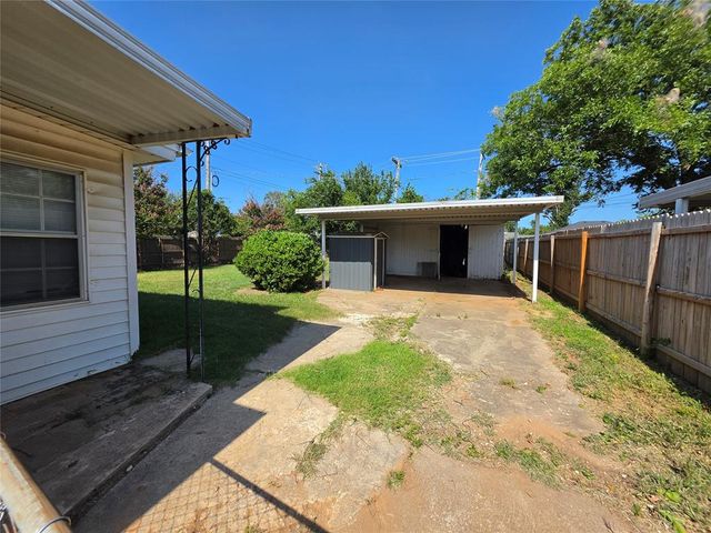 1945 N Park Avenue, Shawnee, OK 74804