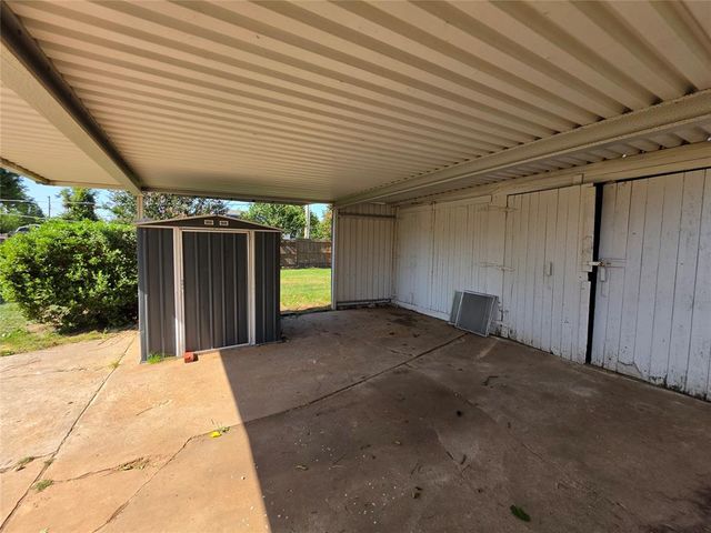 1945 N Park Avenue, Shawnee, OK 74804