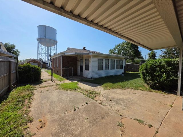 1945 N Park Avenue, Shawnee, OK 74804