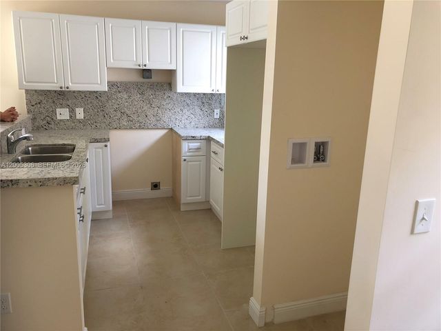 1565 NW 47th St 1, Miami, FL 33142