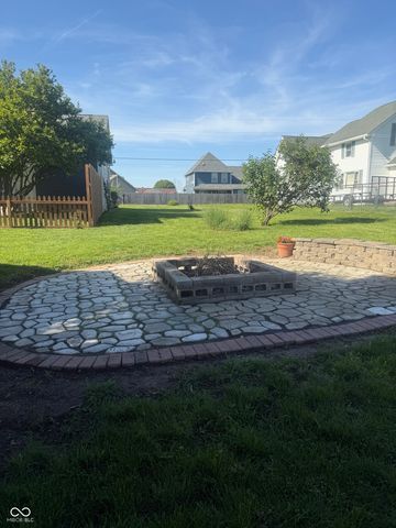 809 W Pearl Street, Trafalgar, IN 46181