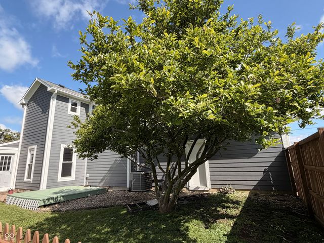 809 W Pearl Street, Trafalgar, IN 46181