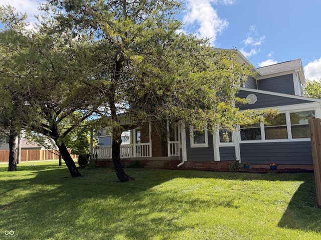809 W Pearl Street, Trafalgar, IN 46181