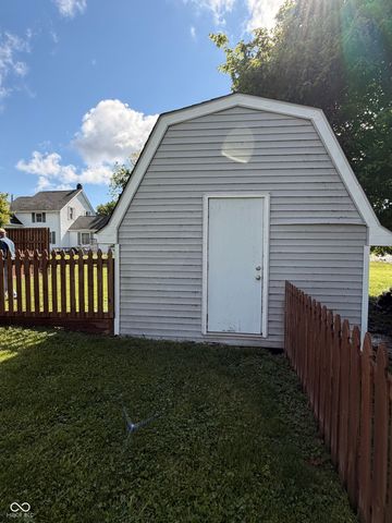 809 W Pearl Street, Trafalgar, IN 46181
