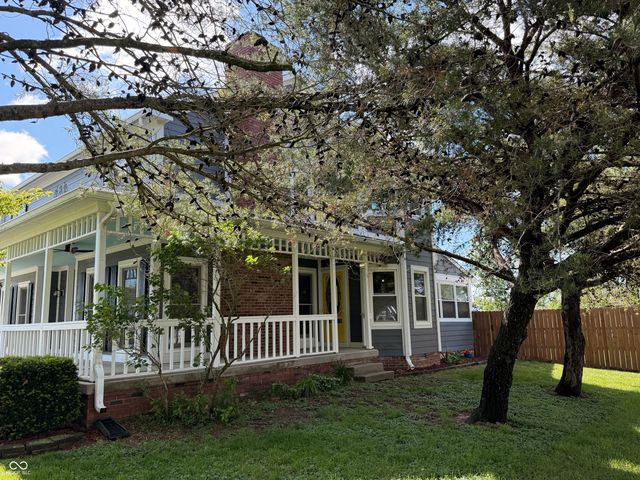 809 W Pearl Street, Trafalgar, IN 46181