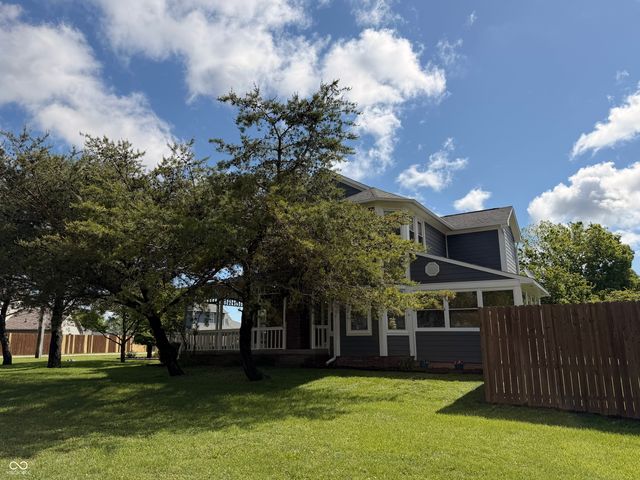 809 W Pearl Street, Trafalgar, IN 46181