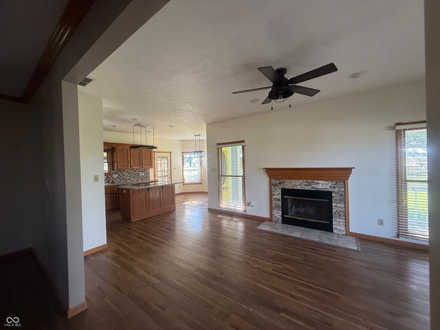 809 W Pearl Street, Trafalgar, IN 46181