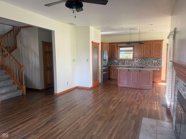 809 W Pearl Street, Trafalgar, IN 46181