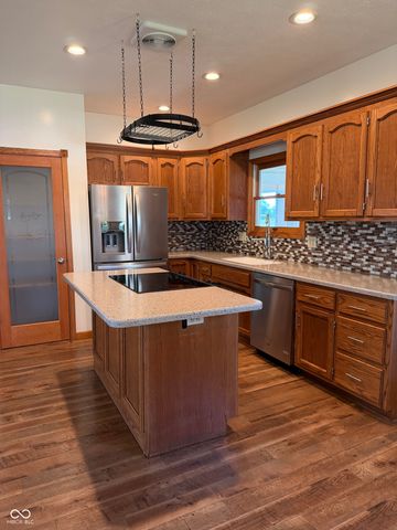 809 W Pearl Street, Trafalgar, IN 46181