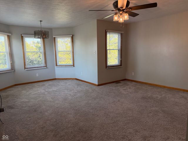 809 W Pearl Street, Trafalgar, IN 46181