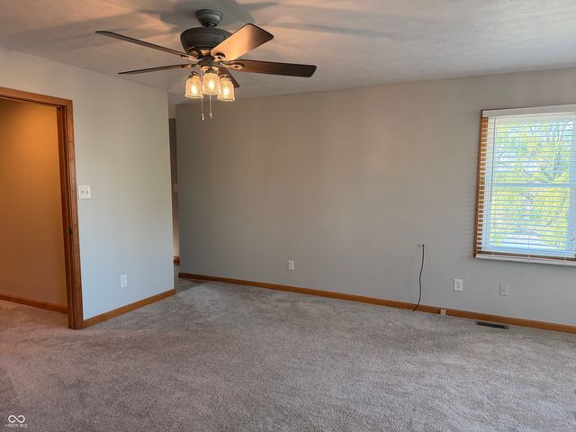 809 W Pearl Street, Trafalgar, IN 46181