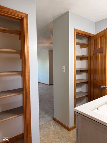 809 W Pearl Street, Trafalgar, IN 46181
