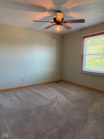 809 W Pearl Street, Trafalgar, IN 46181