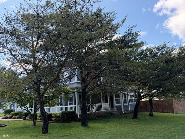809 W Pearl Street, Trafalgar, IN 46181