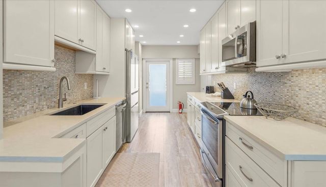 6144 MIDNIGHT PASS ROAD 4N, Sarasota, FL 34242