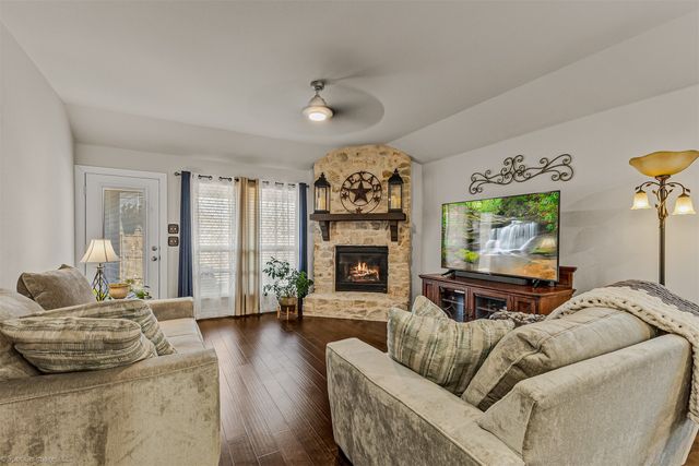 2064 Glaston Road, Forney, TX 75126