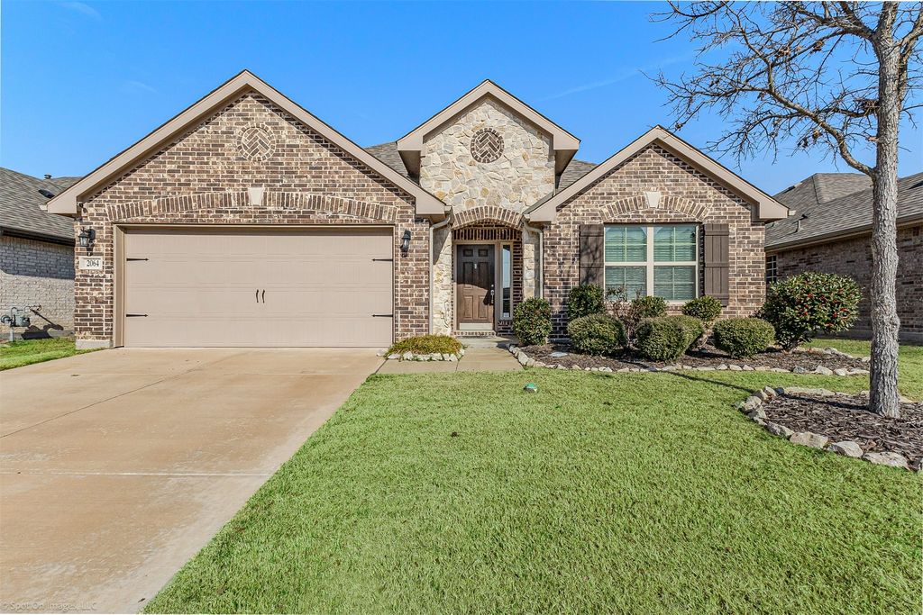 2064 Glaston Road, Forney, TX 75126