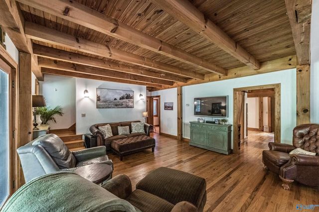 1231 Dug Hill Road, Brownsboro, AL 35741
