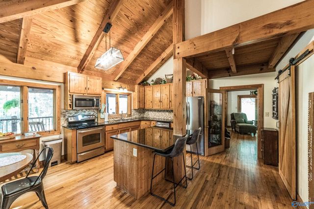 1231 Dug Hill Road, Brownsboro, AL 35741