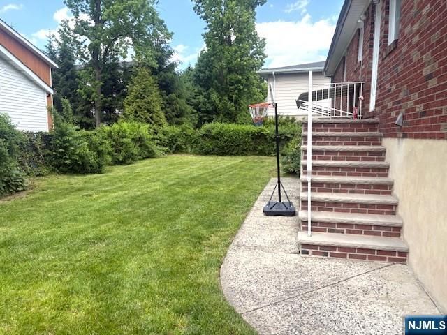34 Marjorie Terrace, Englewood Cliffs, NJ 07632