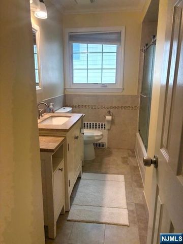 34 Marjorie Terrace, Englewood Cliffs, NJ 07632