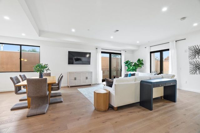 916 Woodside Road, Redwood City, CA 94061