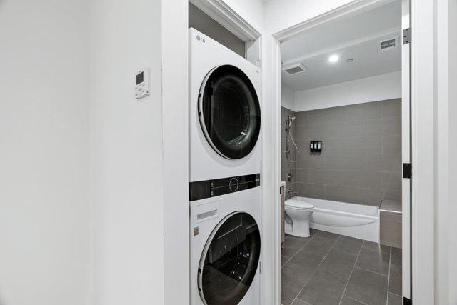 916 Woodside Road, Redwood City, CA 94061