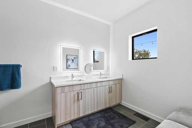 916 Woodside Road, Redwood City, CA 94061