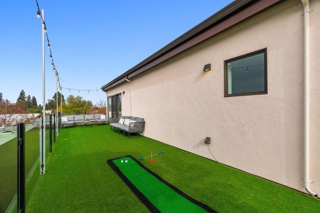 916 Woodside Road, Redwood City, CA 94061