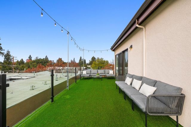 916 Woodside Road, Redwood City, CA 94061