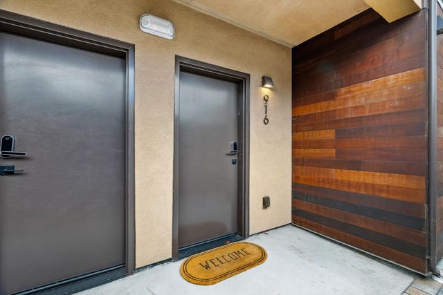 916 Woodside Road, Redwood City, CA 94061