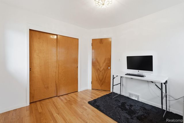 20816 Yale Street, St. Clair Shores, MI 48081