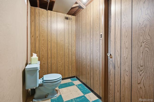 20816 Yale Street, St. Clair Shores, MI 48081